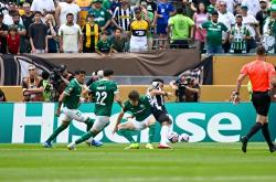 英雄联盟总决赛-那不勒斯绝杀巴黎，迪马利亚点燃赛场的简单介绍