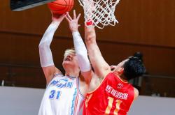 英雄联盟总决赛门票-雄鹿轻取魔术，王哲林高光表现