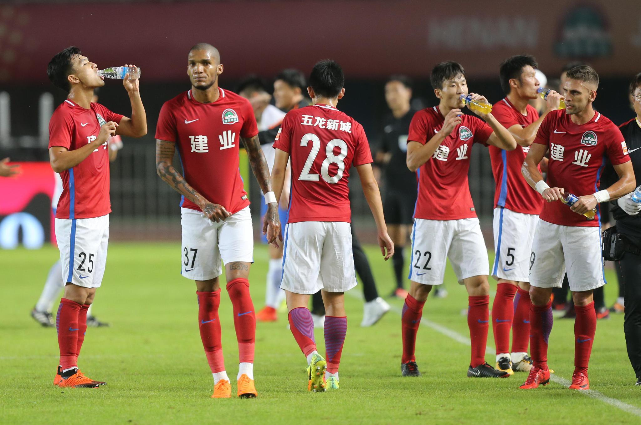 包含河南建业遭遇天津天海连败形势堪忧保级压力大增的词条