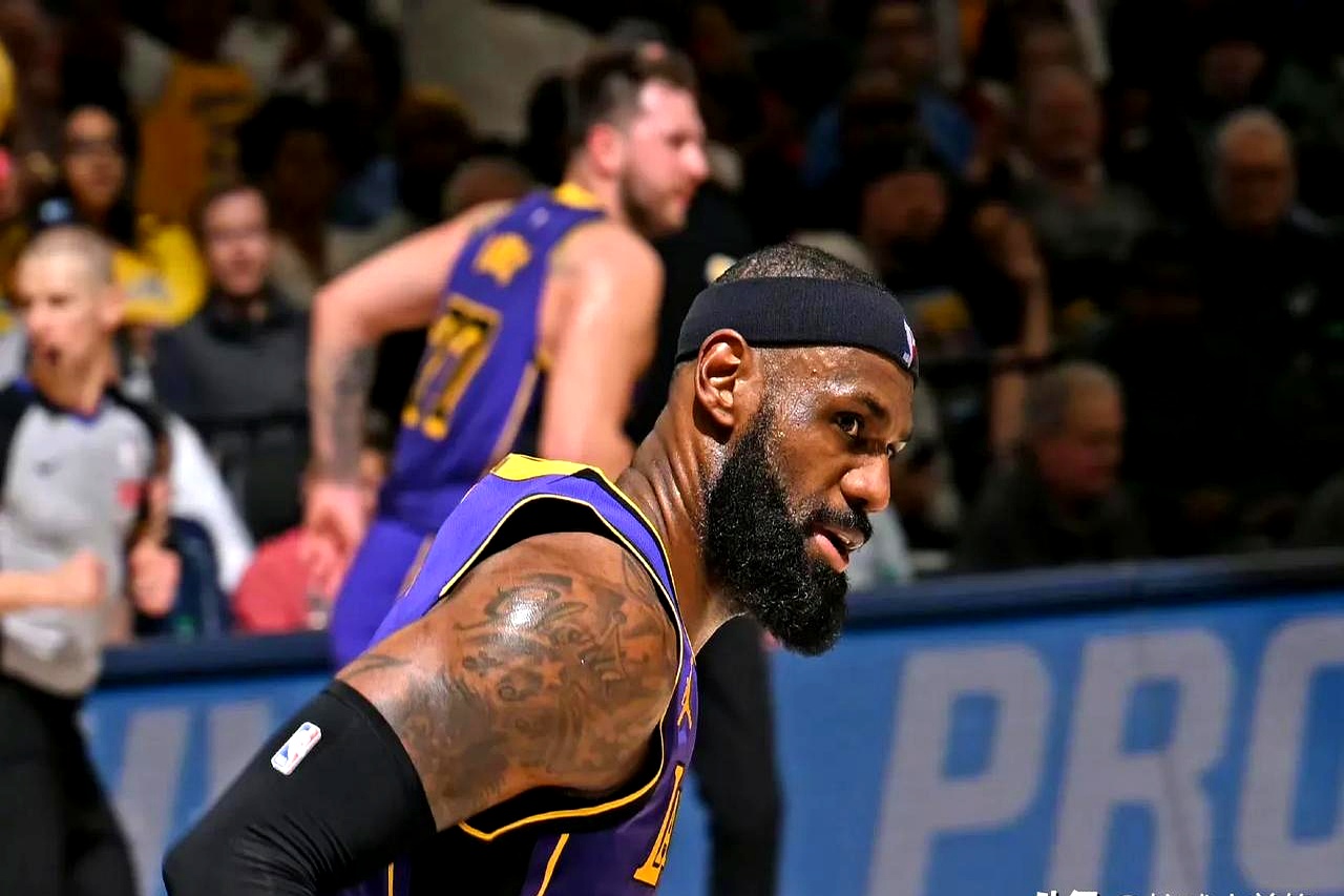 湖人客场逆转马刺，取得四连胜