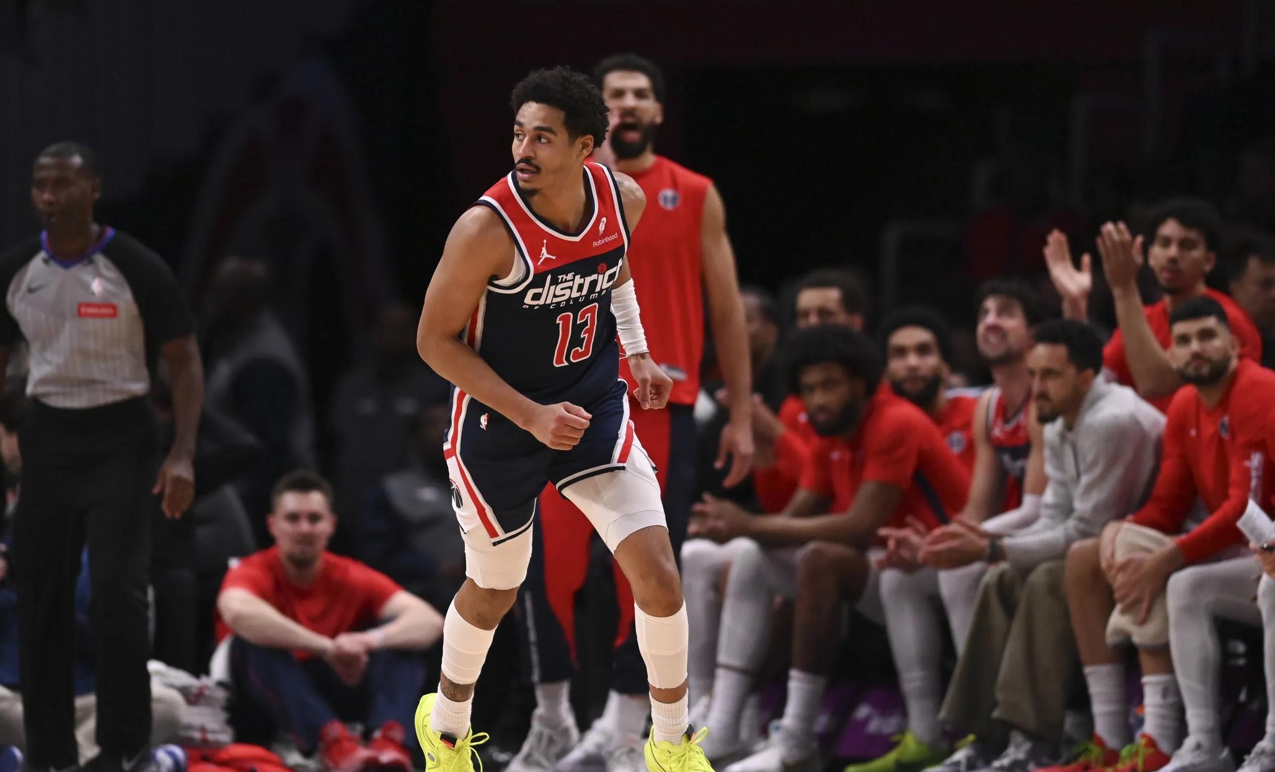 包含凯尔特人主场全面覆灭奇才，汤普森分无解的词条