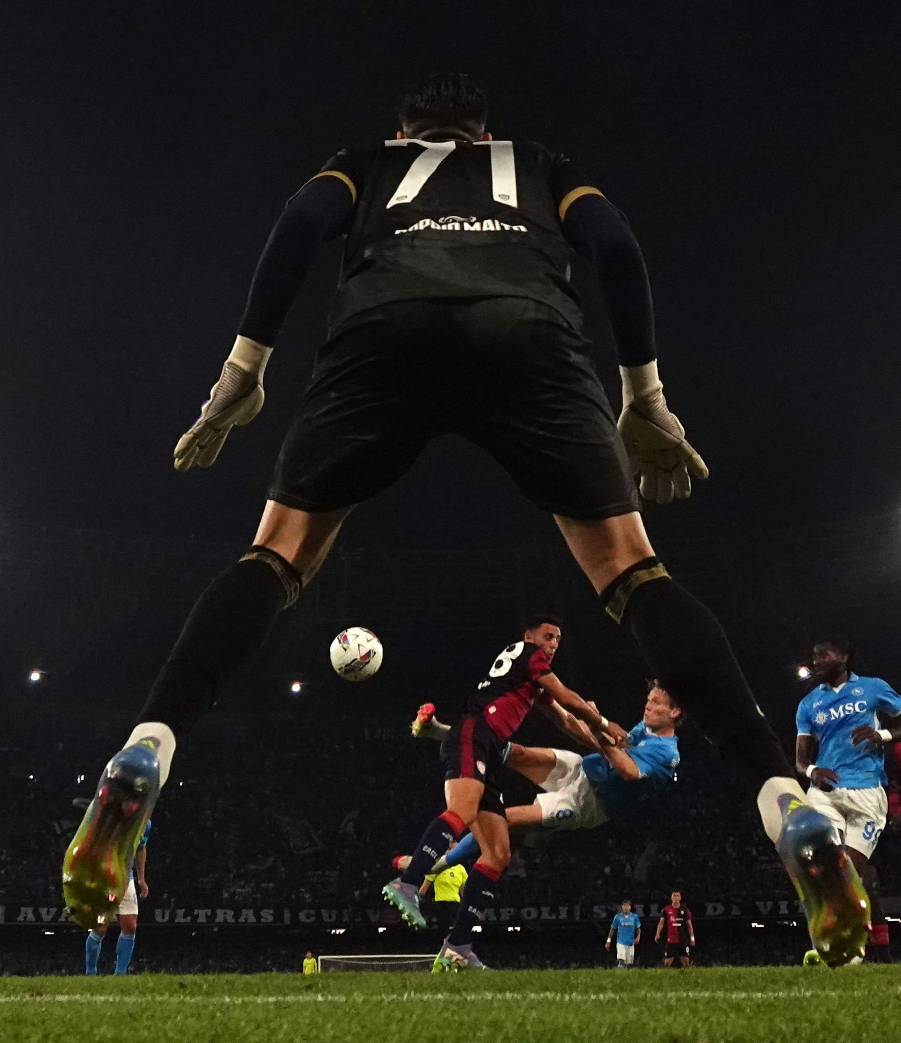 那不勒斯主场击败对手,继续保持不败战绩的简单介绍 那不勒斯主场击败对手,继续保持不败战绩的简单介绍