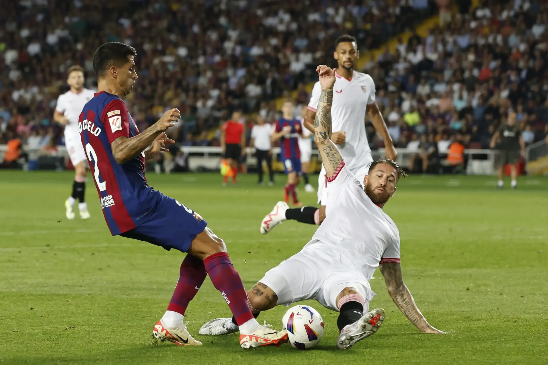 那不勒斯绝杀巴黎,迪马利亚点燃赛场的简单介绍 那不勒斯绝杀巴黎,迪马利亚点燃赛场的简单介绍