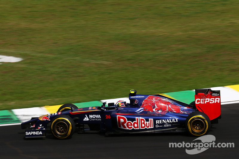 红牛车队轻取雷诺车队,拉塞尔惊艳四座 红牛车队轻取雷诺车队,拉塞尔惊艳四座