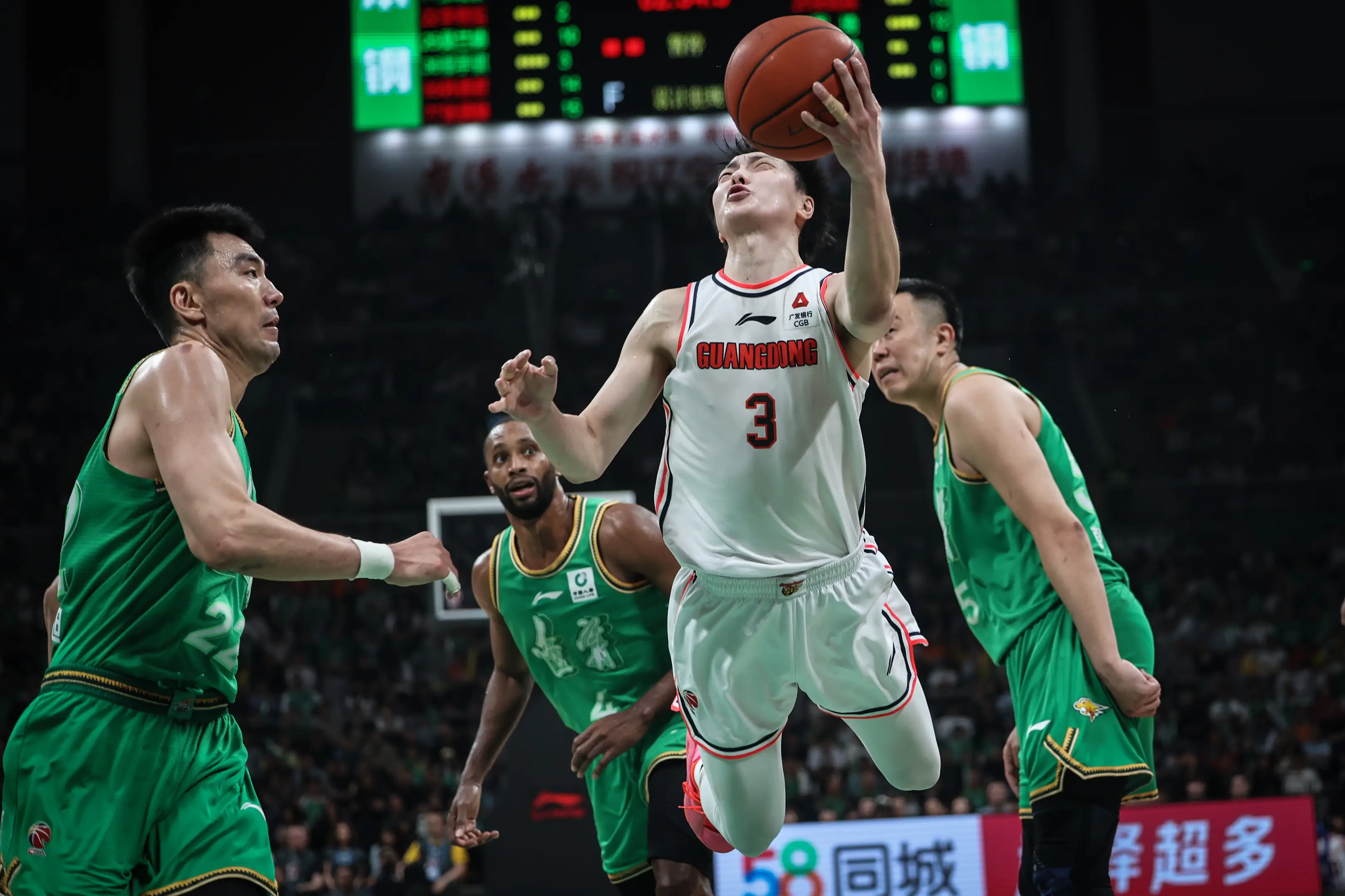 篮网鏖战辽宁队,东契奇带队取胜 篮网鏖战辽宁队,东契奇带队取胜