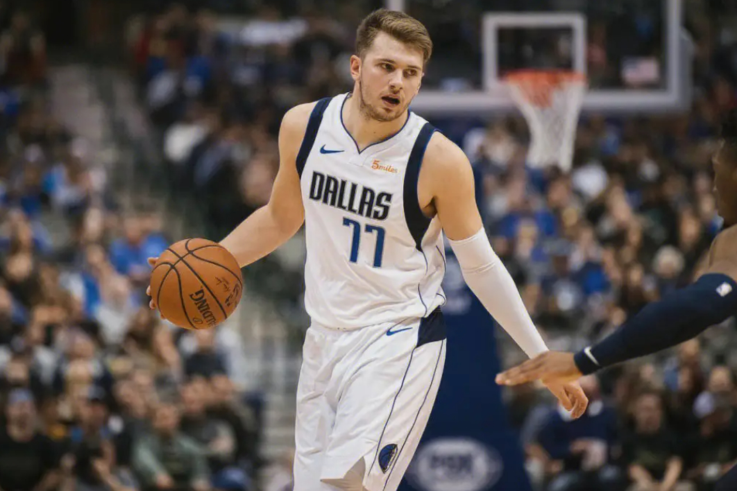 浙江队轻取太阳，东契奇高光表现