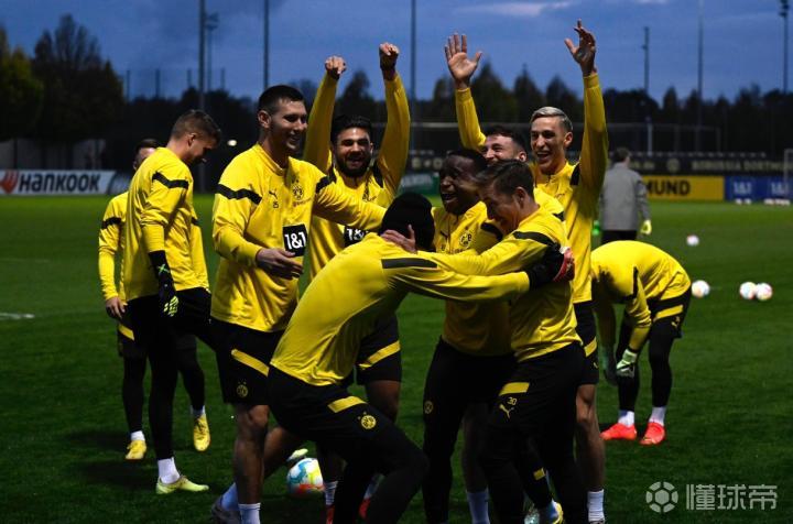 曼城碾压荷兰，皮克关键制胜