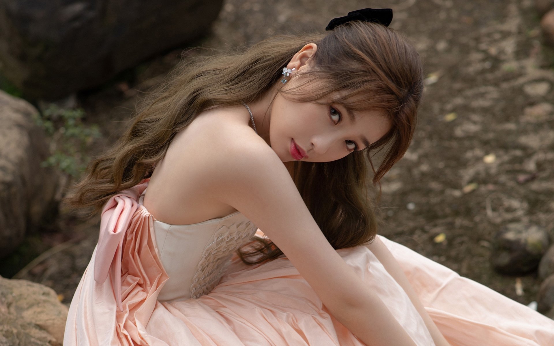 让戈贝尔垂钓的,是爱德华兹手中的北京秋夜