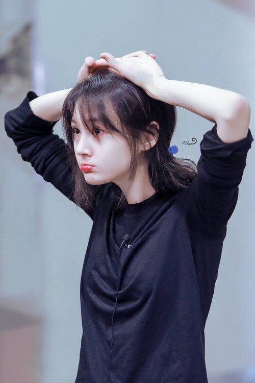 北欧冰墙与亚洲之光的对决,芬兰战术封锁利物浦,孙兴慜逆境中闪耀冠军级光芒