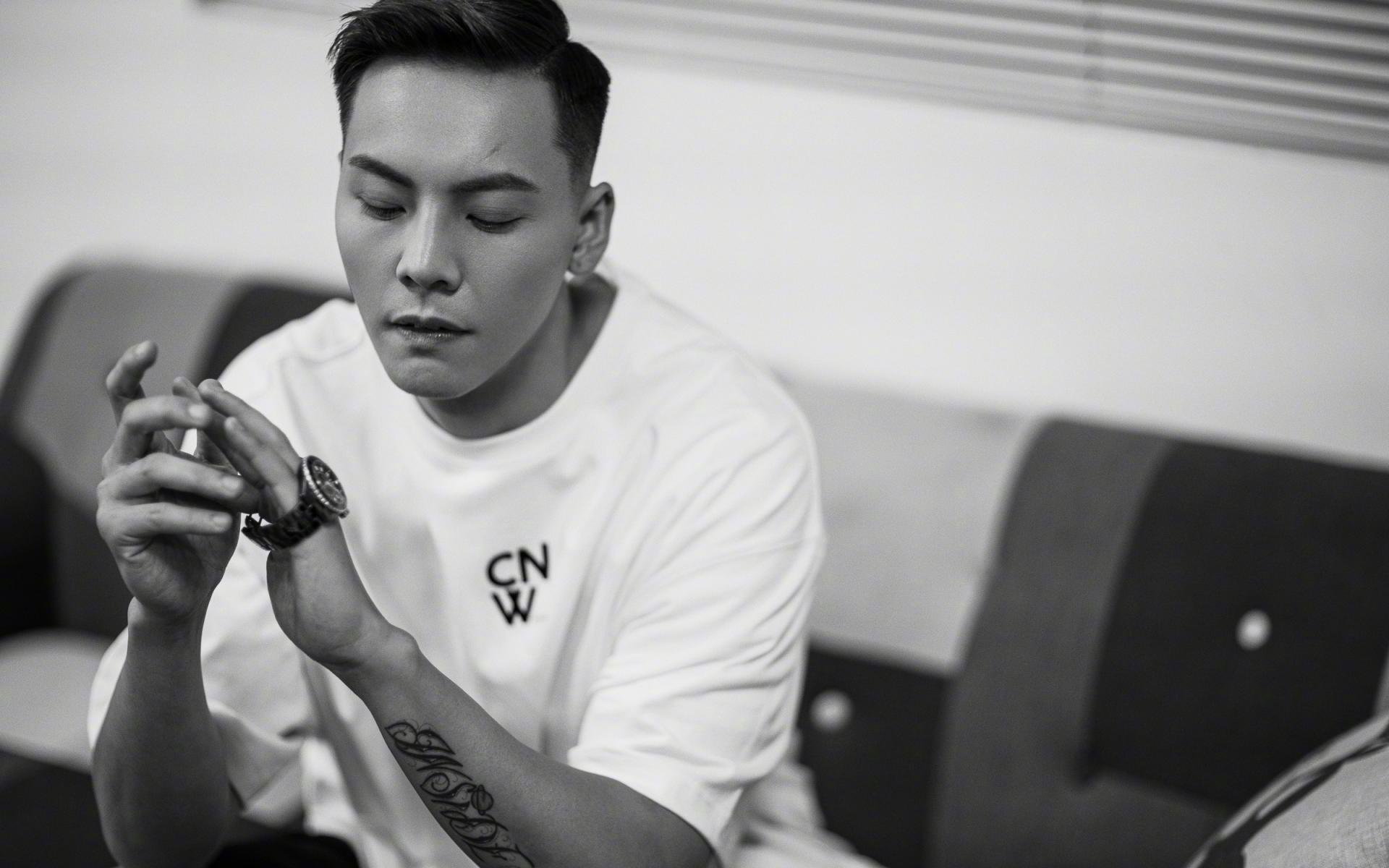 当西亚卡姆空降东莞之夜，一场跨越时空的篮球对话与自我救赎