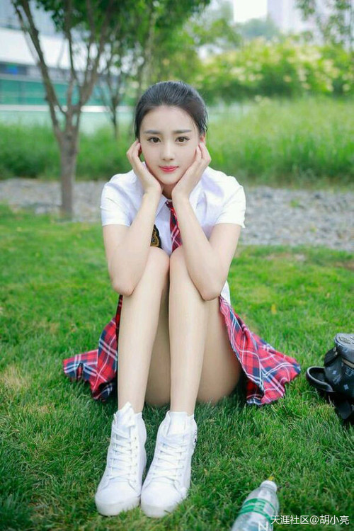 黄昏与黎明，当梅西低头时，C罗正在创造新时代的序章