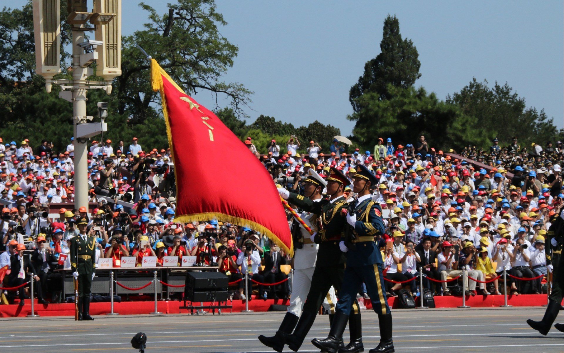 平行宇宙的碰撞,当独行侠翻盘奇才遇见锡安接管季后赛